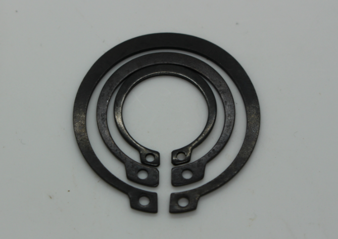 How to choose a circlip and a retaining ring?